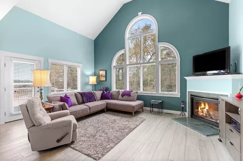 Living - 2 Beach Plum Lane U E Ln #E, Bourne, MA 02532 photo 1 of 2