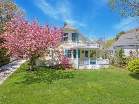 1089 Main St, Cotuit, MA 02635
