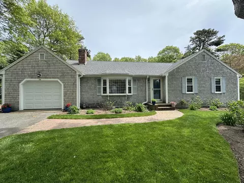 38 Kings Row Dr, East Dennis, MA 02641