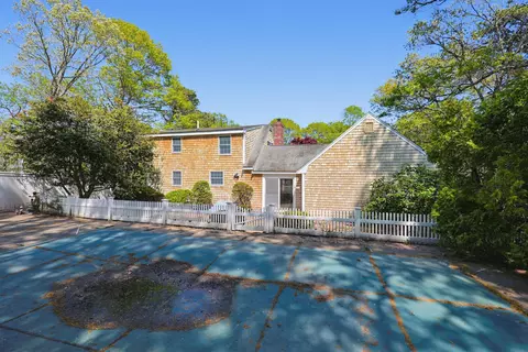 Exterior - 556 Cotuit Rd, Mashpee, MA 02649 photo 4 of 11