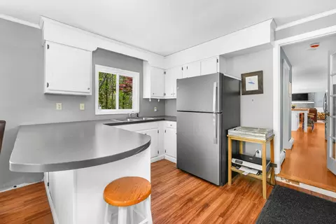 Kitchen - 284 Braggs Ln, Barnstable, MA 02630 photo 7 of 7
