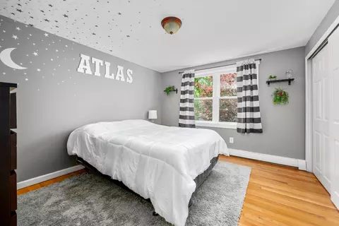 Bedroom - 284 Braggs Ln, Barnstable, MA 02630 photo 7 of 10