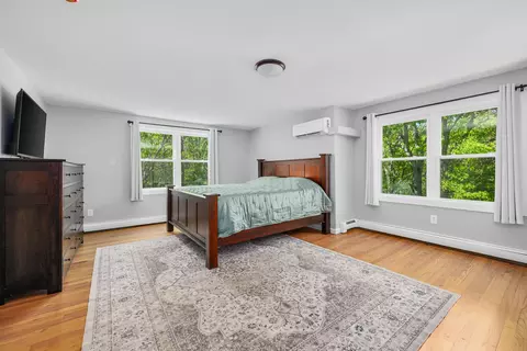 Bedroom - 284 Braggs Ln, Barnstable, MA 02630 photo 3 of 10