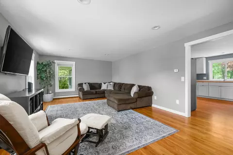 Living - 284 Braggs Ln, Barnstable, MA 02630 photo 2 of 3