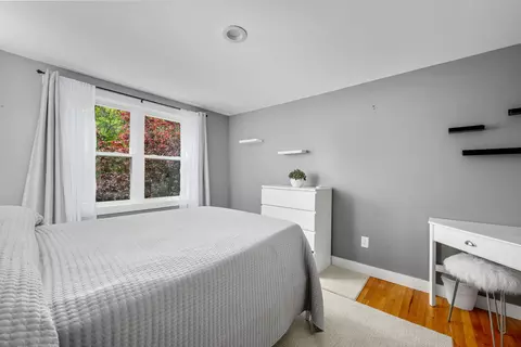 Bedroom - 284 Braggs Ln, Barnstable, MA 02630 photo 8 of 10