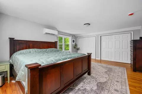 Bedroom - 284 Braggs Ln, Barnstable, MA 02630 photo 4 of 10