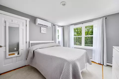 Bedroom - 284 Braggs Ln, Barnstable, MA 02630 photo 9 of 10