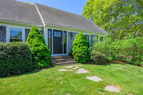 Exterior - 284 Braggs Ln, Barnstable, MA 02630 photo 7 of 21