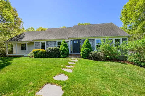 284 Braggs Ln, Barnstable, MA 02630