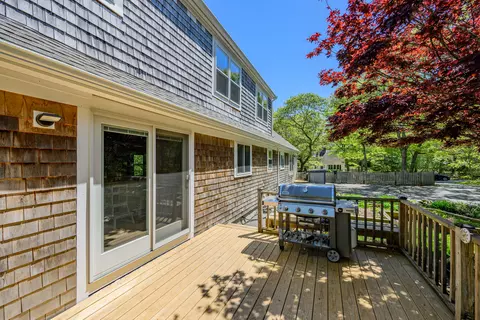 Exterior - 284 Braggs Ln, Barnstable, MA 02630 photo 18 of 21
