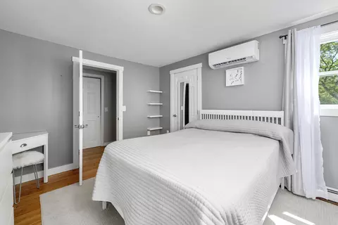 Bedroom - 284 Braggs Ln, Barnstable, MA 02630 photo 10 of 10