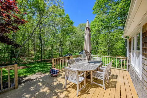 Exterior - 284 Braggs Ln, Barnstable, MA 02630 photo 5 of 21