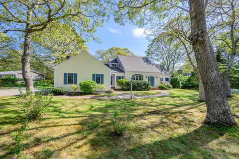 700 Riverview Dr, Chatham, MA 02633