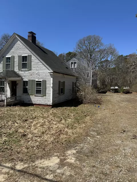 85 Telegraph Rd, Dennis Port, MA 02639