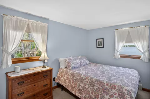Bedroom - 11 Clamshell Ln, Mashpee, MA 02649 photo 2 of 2