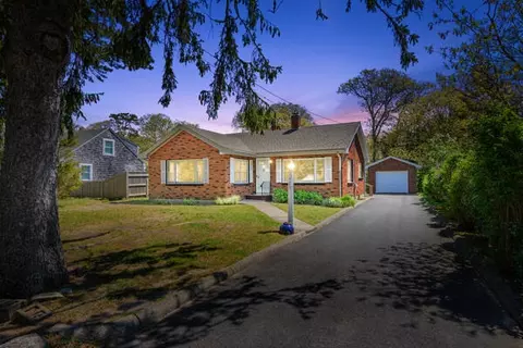 129 Belmont Rd, West Harwich, MA 02671