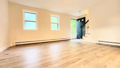 Living - 147 Chippingstone Rd, Marstons Mills, MA 02648 photo 1 of 2