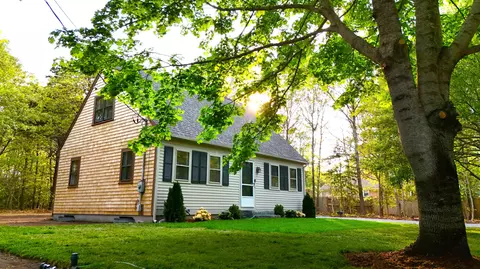 147 Chippingstone Rd, Marstons Mills, MA 02648