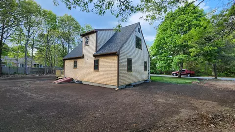 Exterior - 147 Chippingstone Rd, Marstons Mills, MA 02648 photo 4 of 9