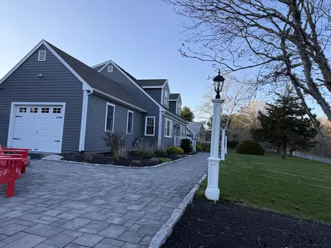 58 Stanhope Rd, East Falmouth, MA 02536