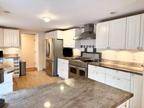 38 Mariners Ln, Yarmouth Port, MA 02675
