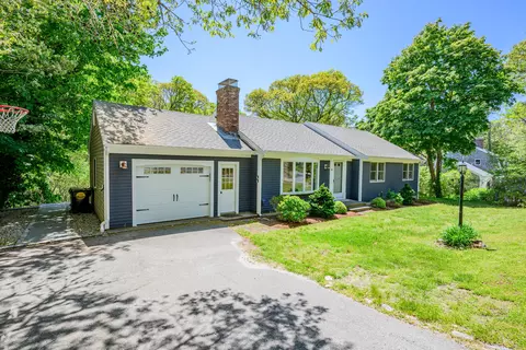 30 Forsythia Dr, Harwich, MA 02645