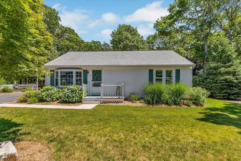 52 Thayer St, South Dennis, MA 02660