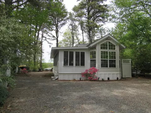 185 Cotuit Rd #C-17, Sandwich, MA 02563