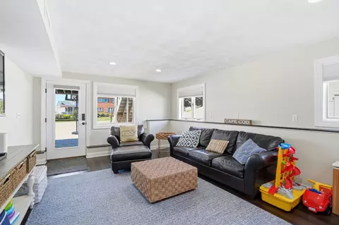 Living - 4 Cross Rd, Bourne, MA 02532 photo 5 of 5