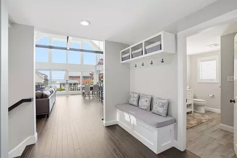 Entry Way - 4 Cross Rd, Bourne, MA 02532 photo 1 of 2