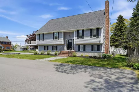 Exterior - 4 Cross Rd, Bourne, MA 02532 photo 2 of 9