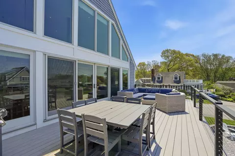 Exterior - 4 Cross Rd, Bourne, MA 02532 photo 6 of 9