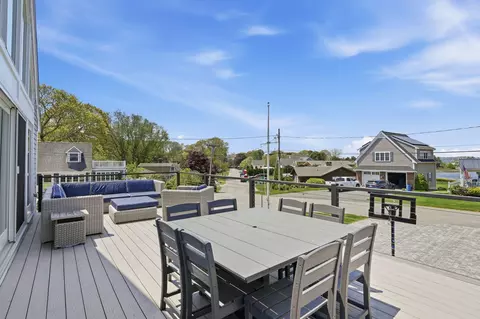 Exterior - 4 Cross Rd, Bourne, MA 02532 photo 8 of 9