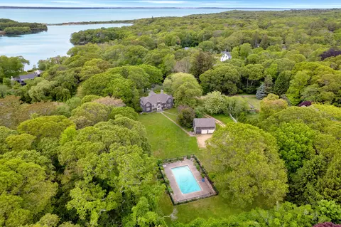 20 James Pond Way, West Tisbury, MA 02575