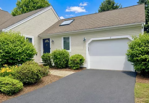 1 Woods Edge Ln, Mashpee, MA 02649