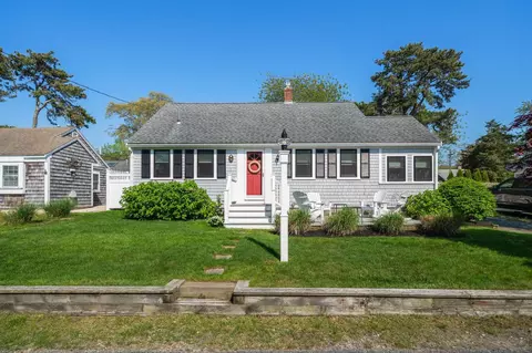 36 Myrtle Rd, Dennis Port, MA 02639