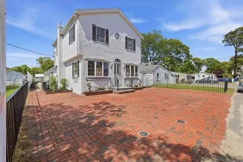 7 Swift Ave, Wareham, MA 02571