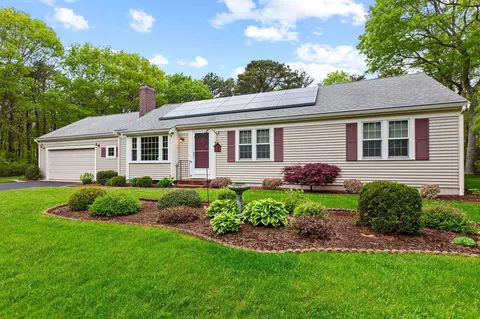 90 Beacon St, South Yarmouth, MA 02664