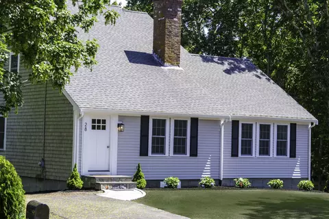 28 Seminole Dr, Yarmouth Port, MA 02675
