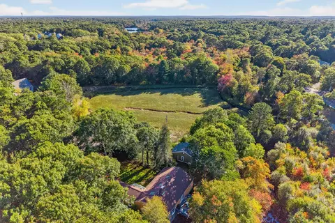 17 Cranberry Ln, East Falmouth, MA 02536