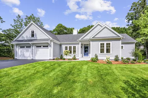 28 Country Farm Rd, Forestdale, MA 02644