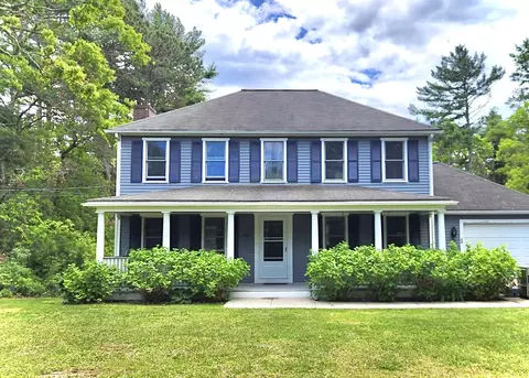 744 Old Barnstable Rd, Mashpee, MA 02649