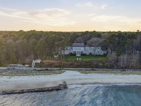 View/Area - 190 Vineyard Rd, Cotuit, MA 02635 photo 4 of 5