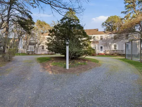 Exterior - 190 Vineyard Rd, Cotuit, MA 02635 photo 6 of 8