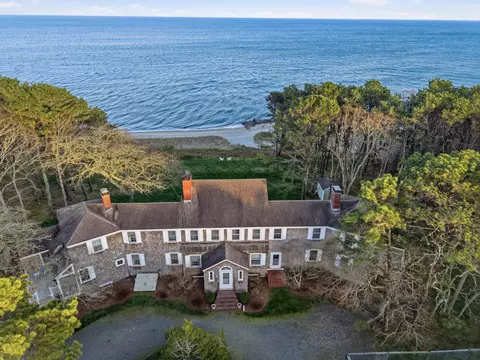 View/Area - 190 Vineyard Rd, Cotuit, MA 02635 photo 2 of 5