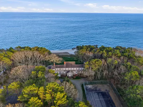 View/Area - 190 Vineyard Rd, Cotuit, MA 02635 photo 3 of 5