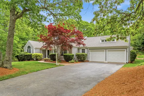 103 Falling Leaf Ln, Osterville, MA 02655