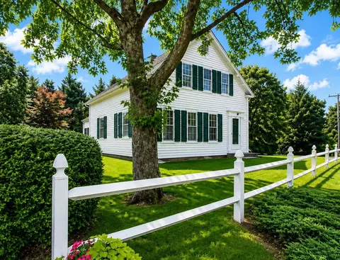 370 Main St, South Dennis, MA 02660