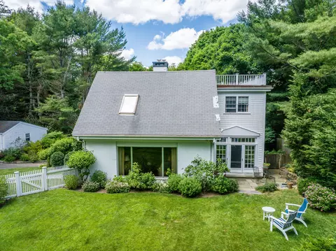 Exterior - 156 E Bay Rd, Osterville, MA 02655 photo 5 of 23