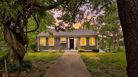 34 Featherbed Ln, Brewster, MA 02631
